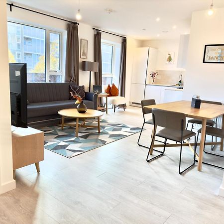 3Bedroom, 2Bathroom, Balcony,Luxury Flat Westfield Londra Exterior foto