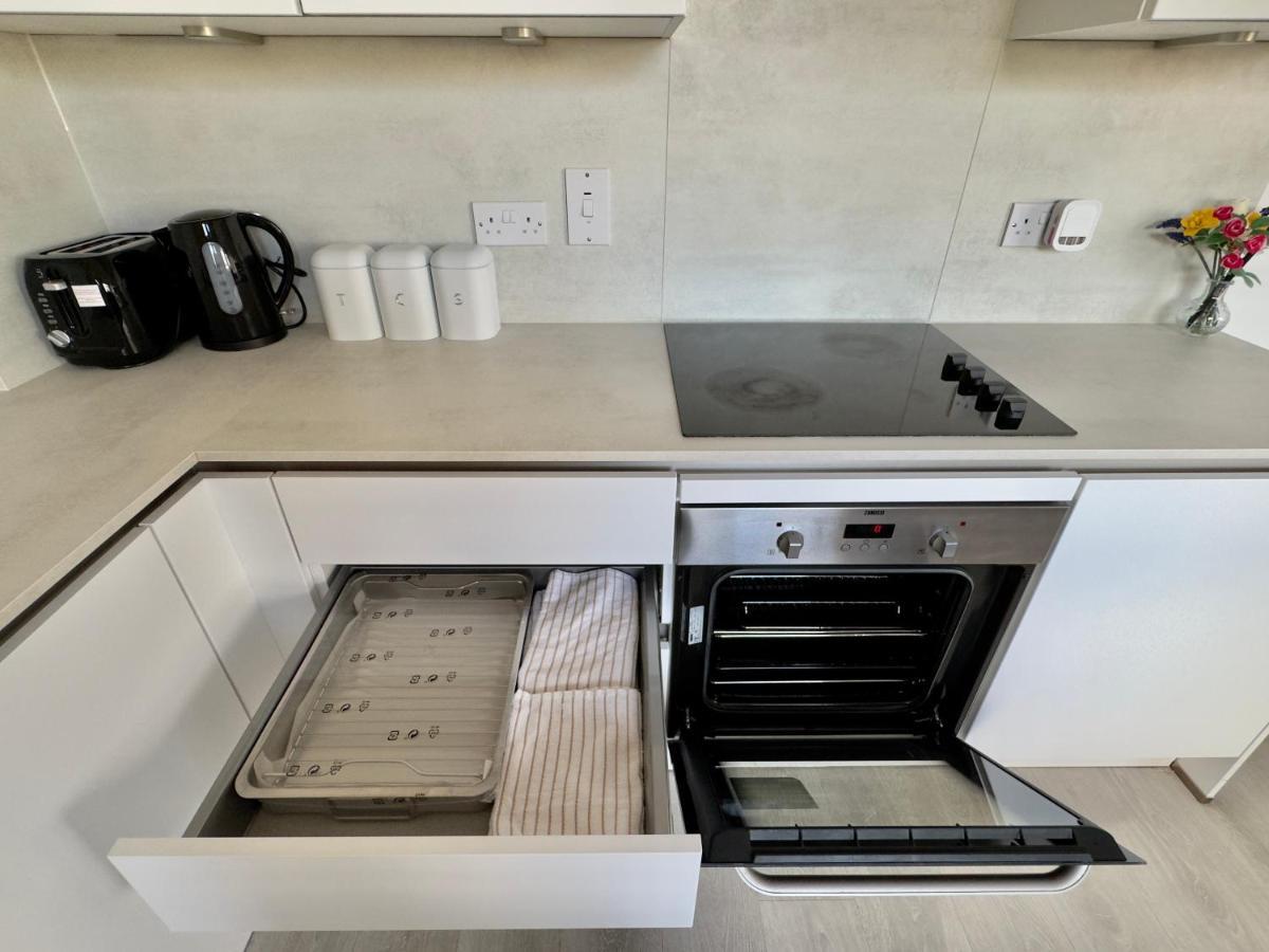 3Bedroom, 2Bathroom, Balcony,Luxury Flat Westfield Londra Exterior foto