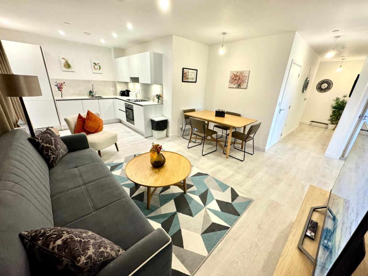 3Bedroom, 2Bathroom, Balcony,Luxury Flat Westfield Londra Exterior foto