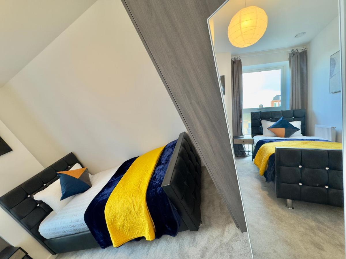 3Bedroom, 2Bathroom, Balcony,Luxury Flat Westfield Londra Exterior foto