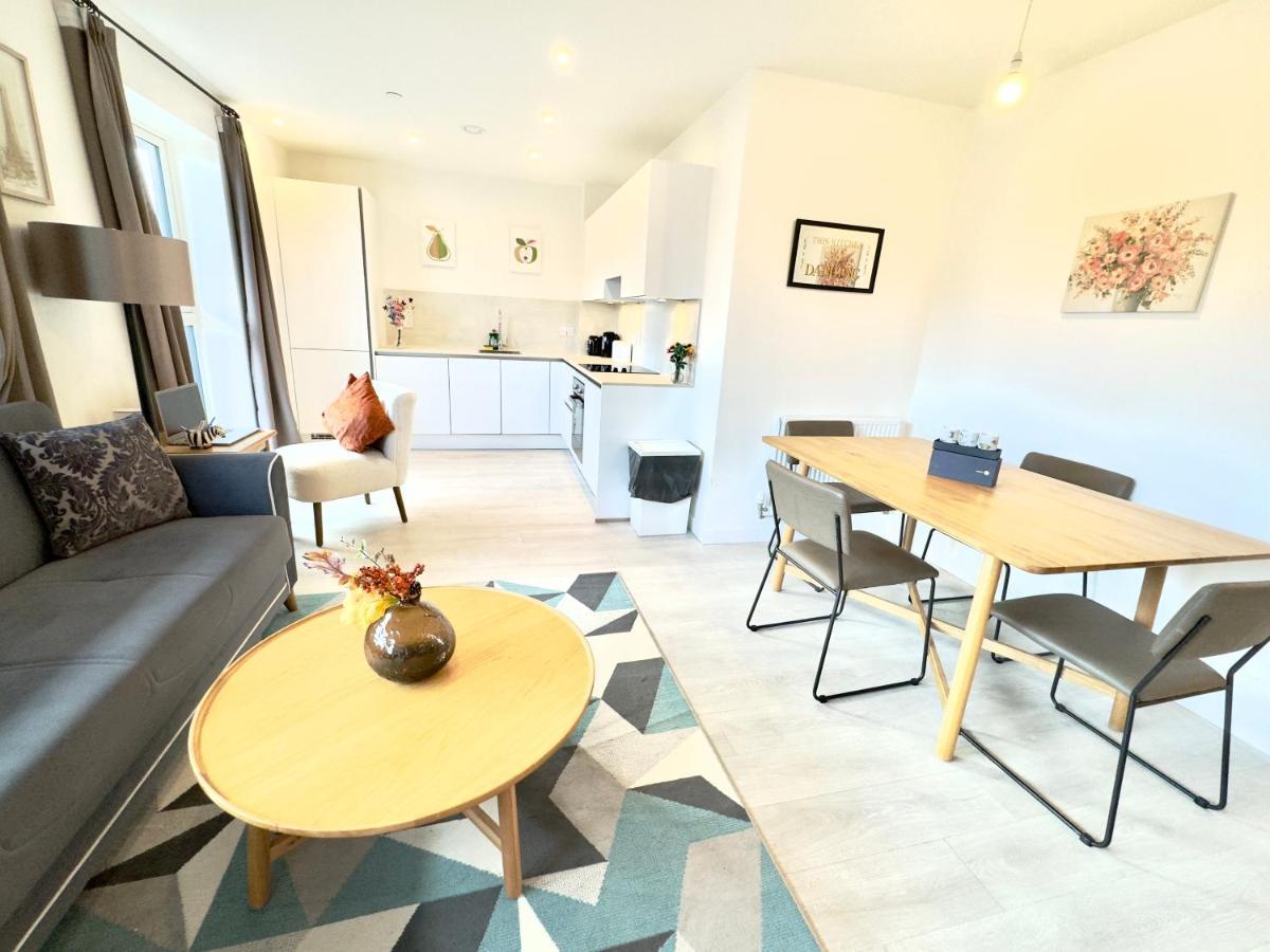 3Bedroom, 2Bathroom, Balcony,Luxury Flat Westfield Londra Exterior foto