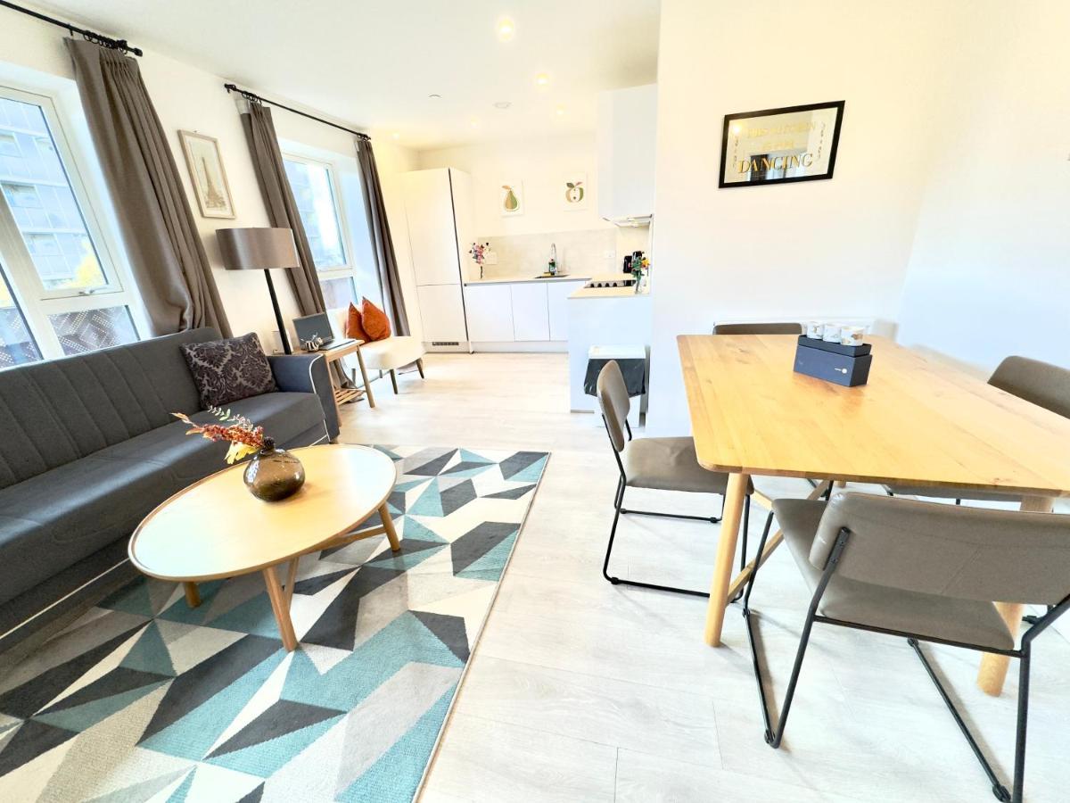 3Bedroom, 2Bathroom, Balcony,Luxury Flat Westfield Londra Exterior foto