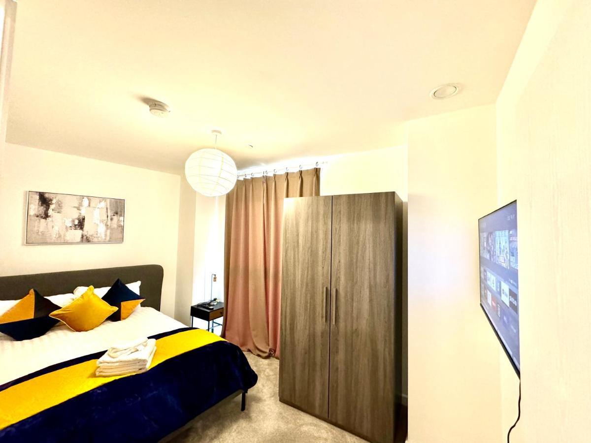 3Bedroom, 2Bathroom, Balcony,Luxury Flat Westfield Londra Exterior foto