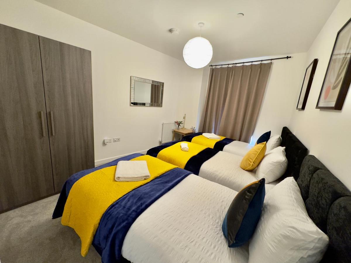 3Bedroom, 2Bathroom, Balcony,Luxury Flat Westfield Londra Exterior foto