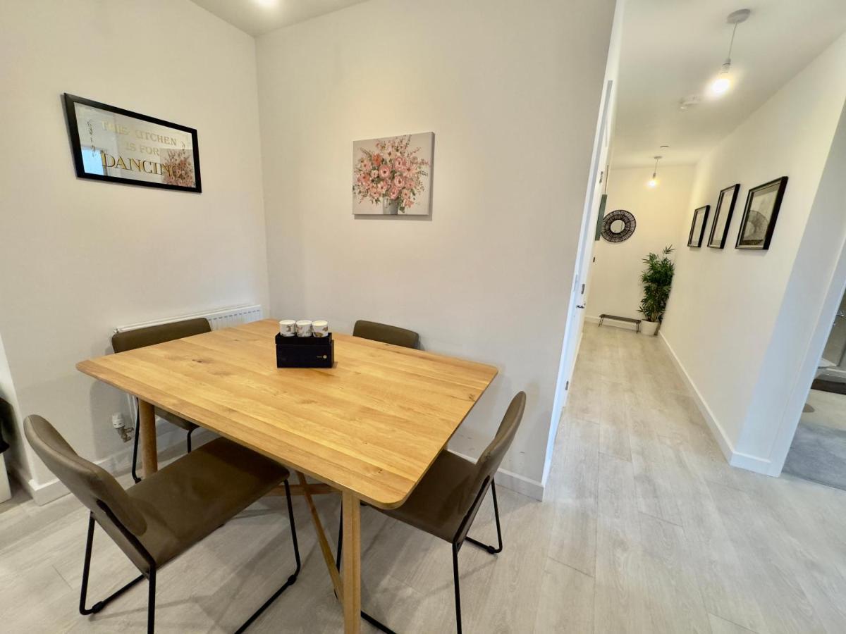 3Bedroom, 2Bathroom, Balcony,Luxury Flat Westfield Londra Exterior foto