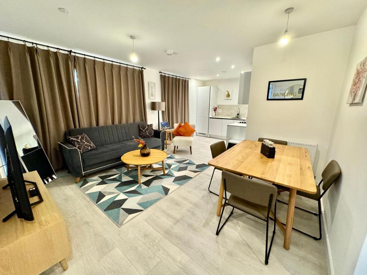 3Bedroom, 2Bathroom, Balcony,Luxury Flat Westfield Londra Exterior foto