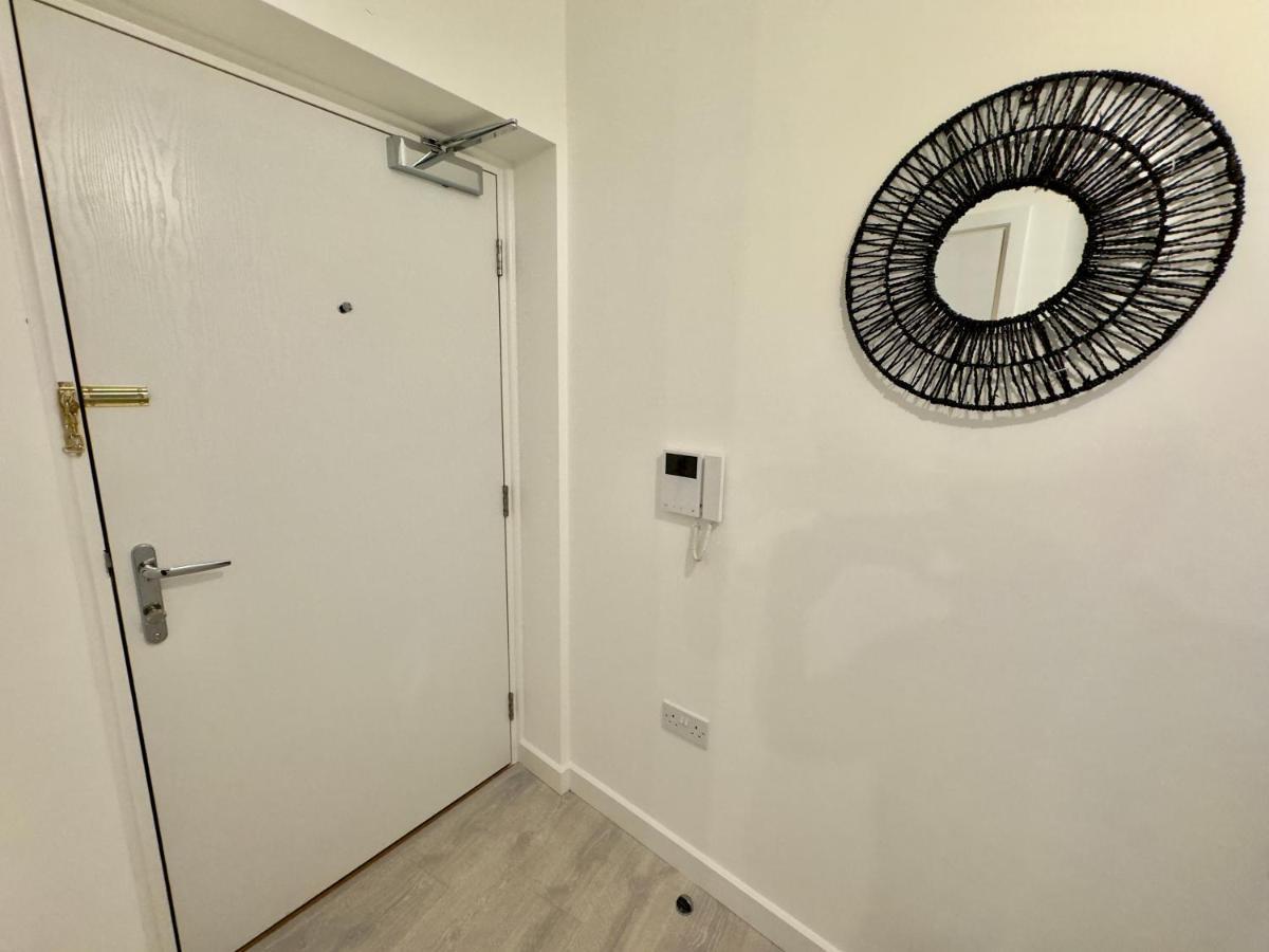 3Bedroom, 2Bathroom, Balcony,Luxury Flat Westfield Londra Exterior foto